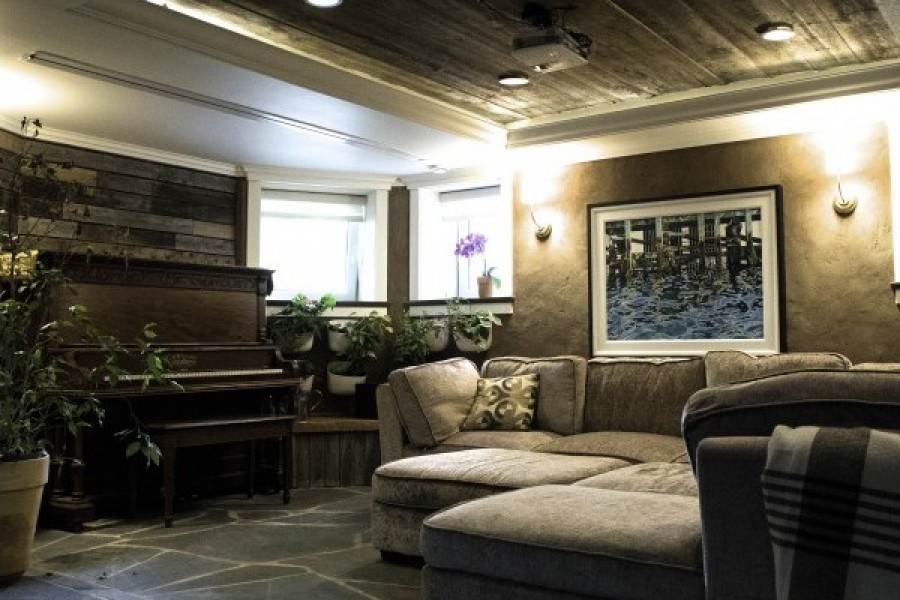 Piano and recessed screen