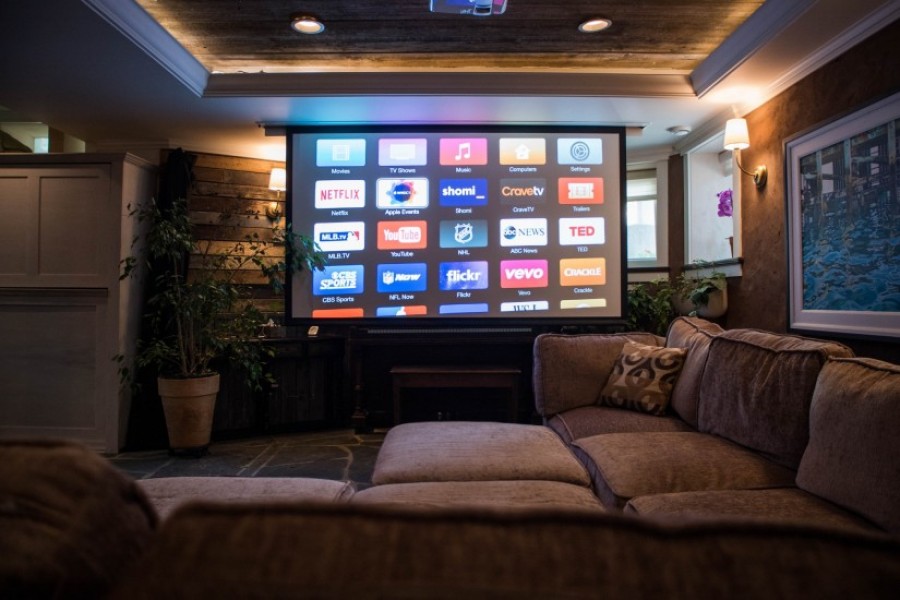 10 ft’ movie screen, apple tv and netflix